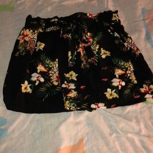 Floral shorts 💐 NWOT
